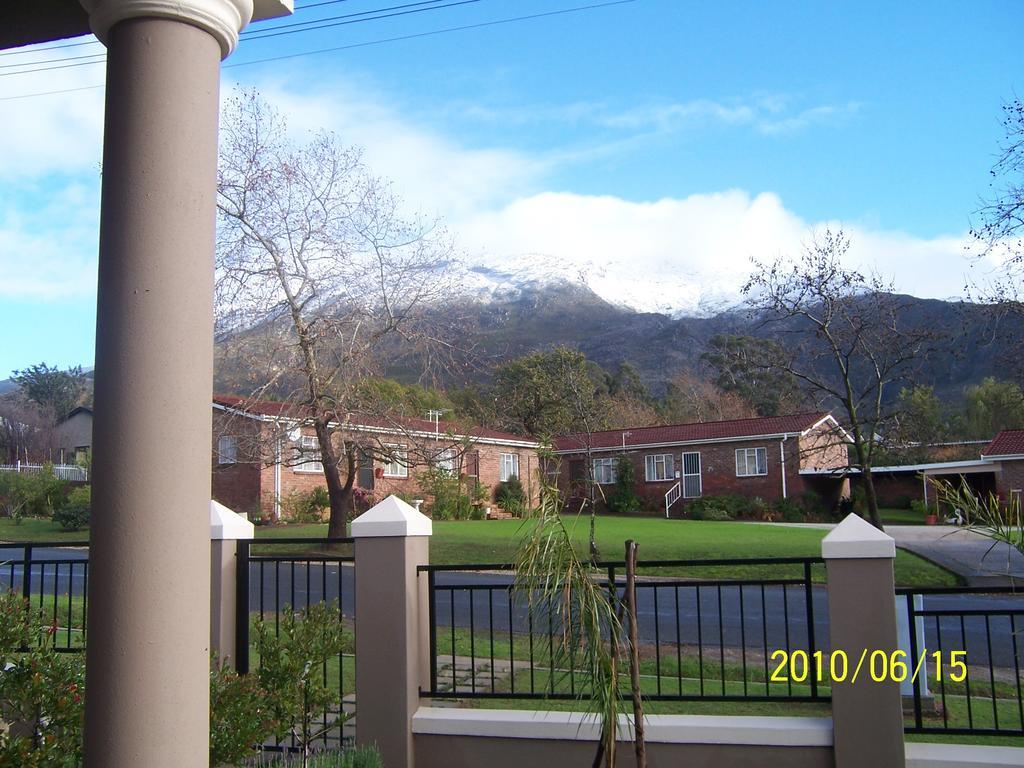 Berg en Dal Guesthouse Villiersdorp Exterior foto